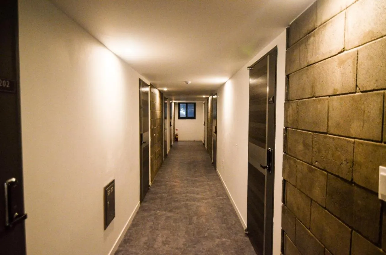 One Way Guesthouse Busan 2*,