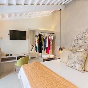 Hotel Mitos-suites 