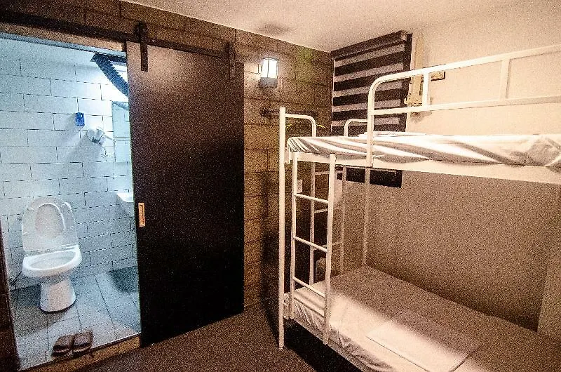 One Way Guesthouse Busan 2*,