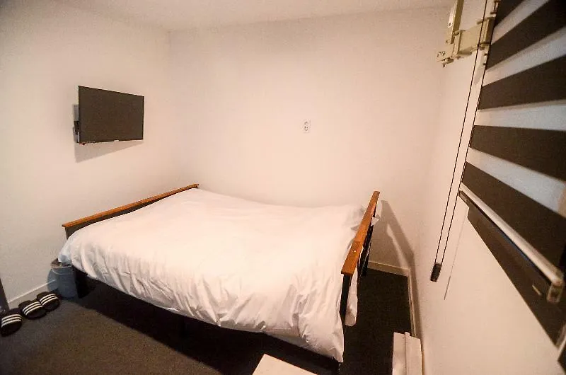 One Way Guesthouse Μπουσάν 2*,